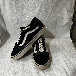 Womens black/ white Vans, size 8. Only worn 2-3 times, excellent condition